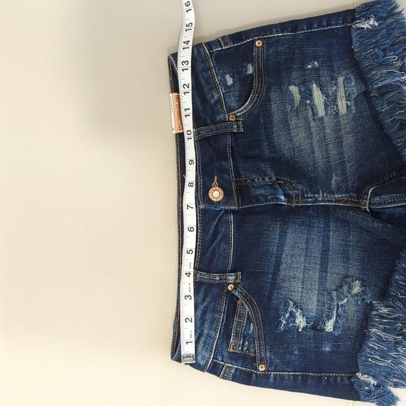 NWT cutoff shorts - Picture 4 of 6